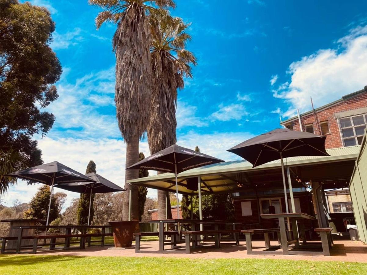 Donnybrook Hotel Wa Exterior foto