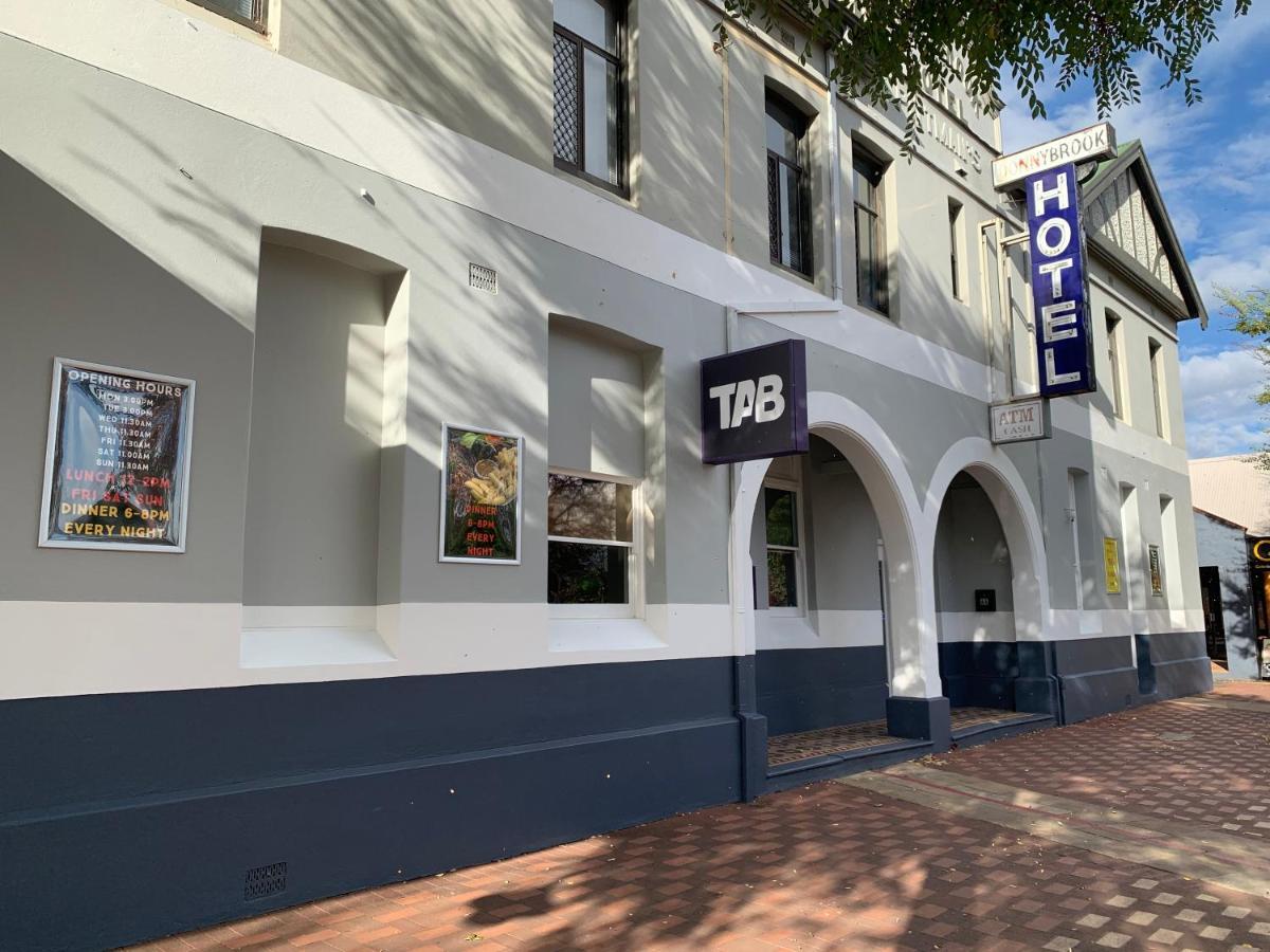 Donnybrook Hotel Wa Exterior foto
